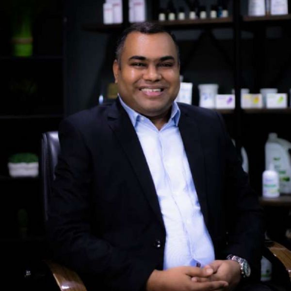 Dr. Puvaneshwaran Karupaya